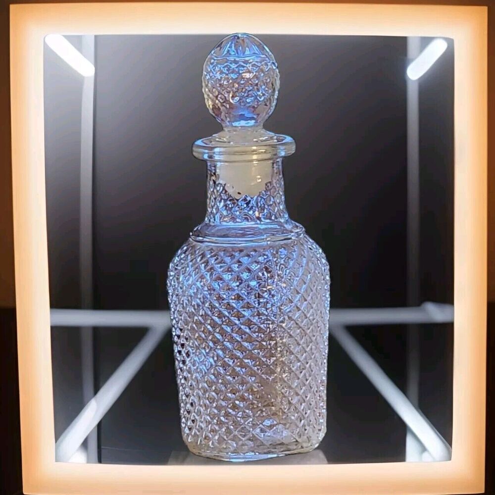 Vintage Diamond Cut Apothecary Decanter Bottle 7" Tall w Stopper - Picture 5 of 5